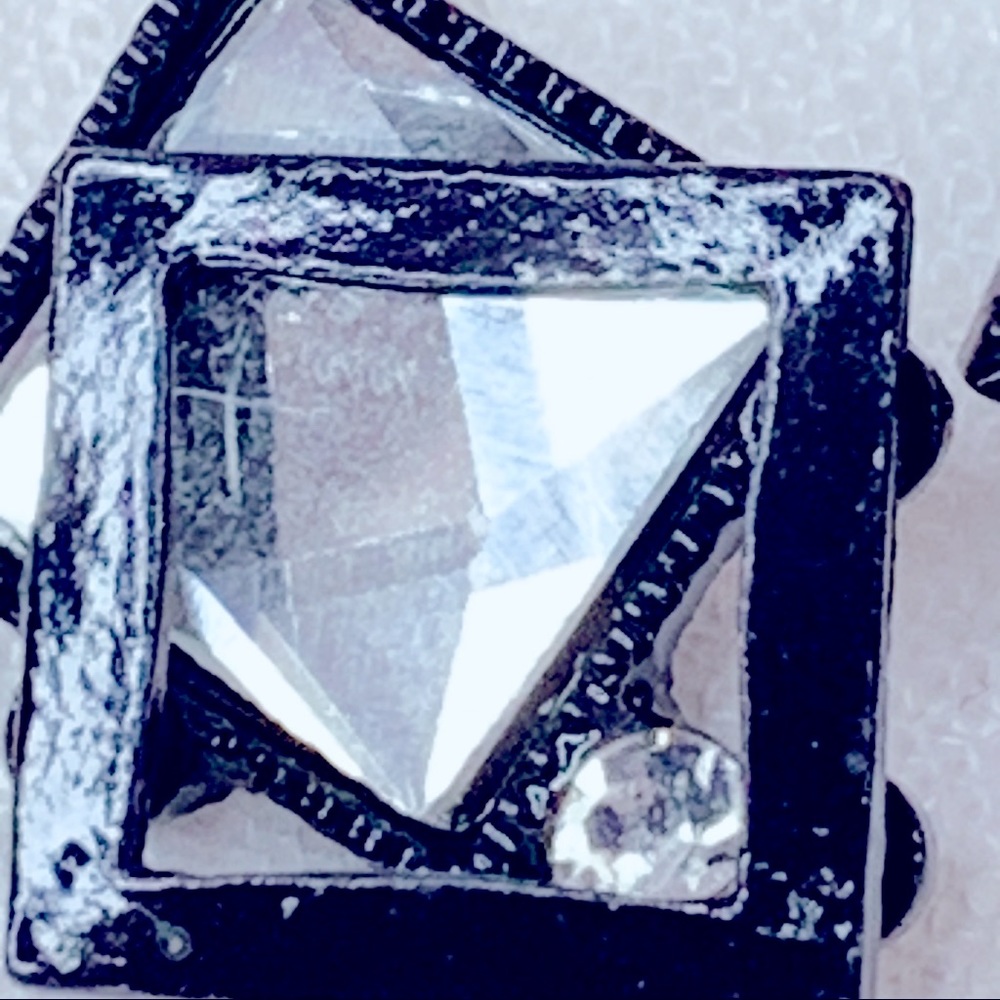 ❣️$25/3❣️ 3D Black Square Shining Stud Earrings - Picture 5 of 10
